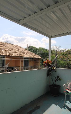 Casa à venda com 160m², 5 quartos e 3 vagasEntrada para o segundo andar