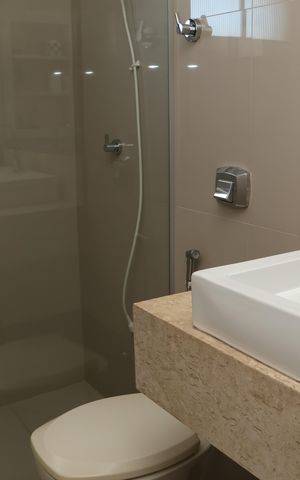 Apartamento para alugar com 350m², 5 quartos e 4 vagasBanheiro da Suíte 2