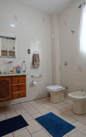 Casa à venda com 115m², 3 quartos e 1 vagaBanheiro