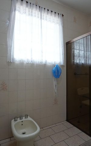 Casa à venda com 115m², 3 quartos e 1 vagaBanheiro