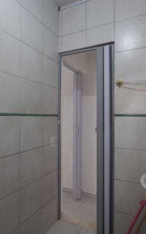 Casa à venda com 85m², 2 quartos e 1 vagaBanheiro de cima