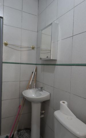 Casa à venda com 85m², 2 quartos e 1 vagaBanheiro de cima