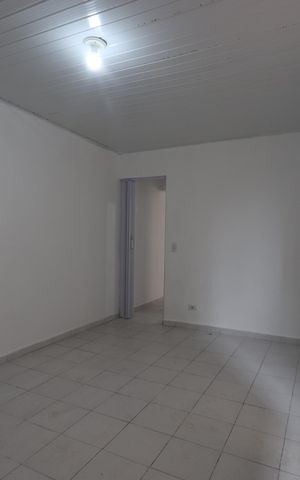Casa à venda com 85m², 2 quartos e 1 vagaQuarto de cima