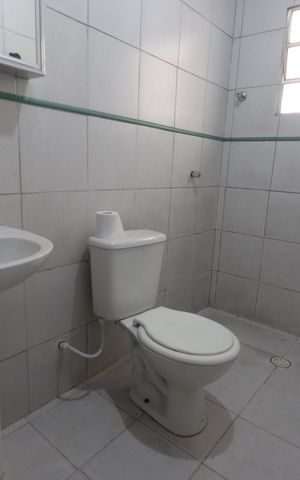 Casa à venda com 85m², 2 quartos e 1 vagaBanheiro de cima
