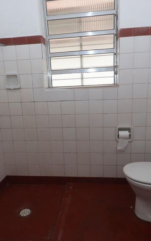 Casa à venda com 85m², 2 quartos e 1 vagaBanheiro de baixo