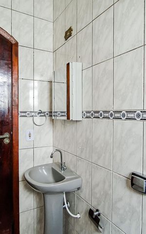 Casa à venda com 86m², 2 quartos e 2 vagasBanheiro 