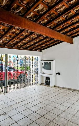 Casa à venda com 86m², 2 quartos e 2 vagasGaragem