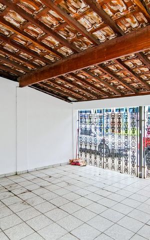 Casa à venda com 86m², 2 quartos e 2 vagasGaragem