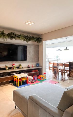 Apartamento à venda com 116m², 3 quartos e 2 vagas Apartamento à venda com 116m², 3 quartos e 2 vagasSala