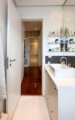 Apartamento à venda com 116m², 3 quartos e 2 vagas Apartamento à venda com 116m², 3 quartos e 2 vagasBanheiro 1 da suíte