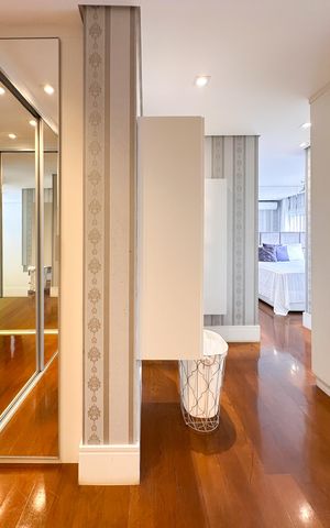 Apartamento à venda com 116m², 3 quartos e 2 vagas Apartamento à venda com 116m², 3 quartos e 2 vagasCloset da suíte