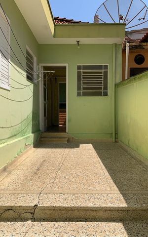 Casa à venda com 348m², 5 quartos e 3 vagas Casa à venda com 348m², 5 quartos e 3 vagasÁrea externa