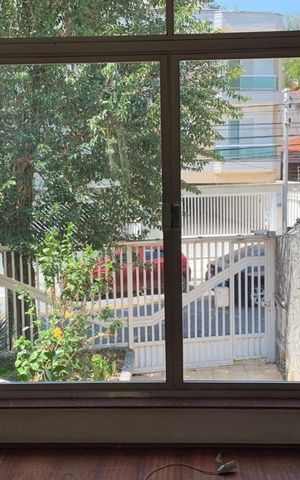 Casa à venda com 348m², 5 quartos e 3 vagas Casa à venda com 348m², 5 quartos e 3 vagasSala