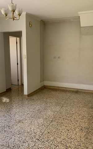 Casa à venda com 348m², 5 quartos e 3 vagas Casa à venda com 348m², 5 quartos e 3 vagasSala