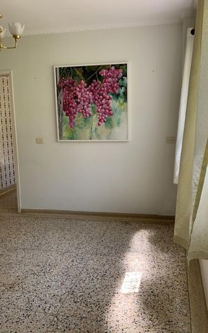 Casa à venda com 348m², 5 quartos e 3 vagas Casa à venda com 348m², 5 quartos e 3 vagasSala
