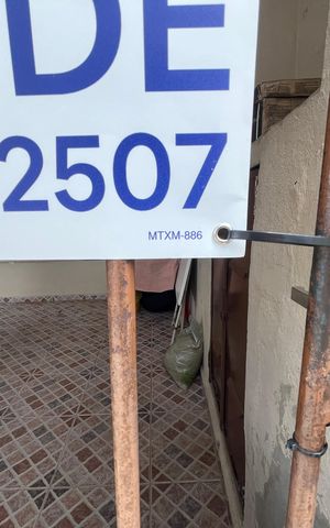 Casa à venda com 189m², 2 quartos e 1 vagaFachada/Placa