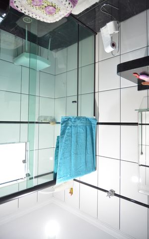 Casa à venda com 280m², 3 quartos e 4 vagasBanheiro da Suíte 2