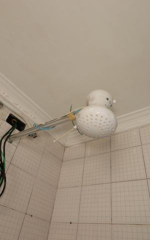 Casa à venda com 95m², 2 quartos e 1 vagaBanheiro - Chuveiro