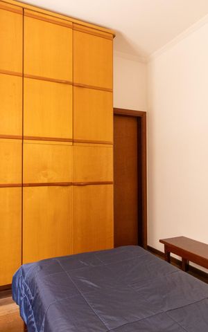 Casa à venda com 444m², 6 quartos e 5 vagas Casa à venda com 444m², 6 quartos e 5 vagasQuarto 4