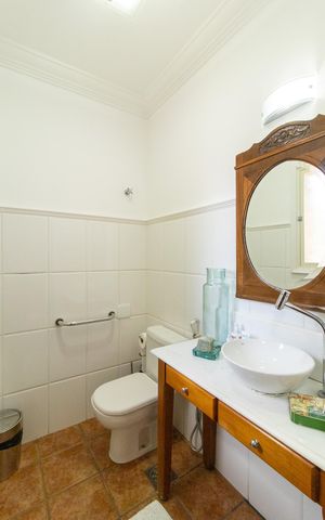 Casa à venda com 444m², 6 quartos e 5 vagas Casa à venda com 444m², 6 quartos e 5 vagasLavabo