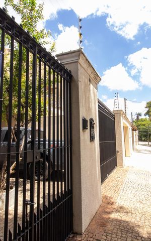 Casa à venda com 444m², 6 quartos e 5 vagas Casa à venda com 444m², 6 quartos e 5 vagasplaca