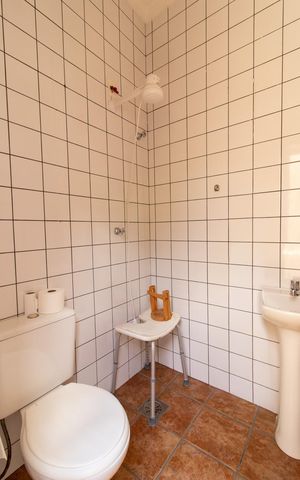 Casa à venda com 444m², 6 quartos e 5 vagas Casa à venda com 444m², 6 quartos e 5 vagasÁrea externa