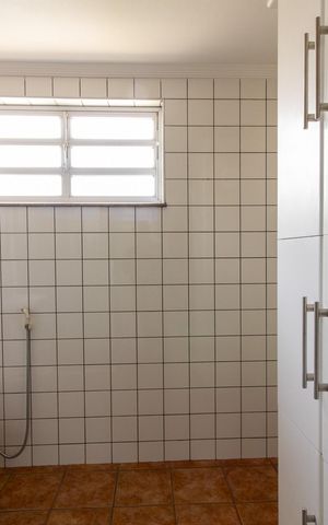 Casa à venda com 444m², 6 quartos e 5 vagas Casa à venda com 444m², 6 quartos e 5 vagasBanheiro Social
