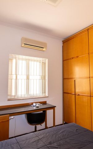 Casa à venda com 444m², 6 quartos e 5 vagas Casa à venda com 444m², 6 quartos e 5 vagasQuarto 4