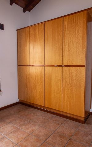 Casa à venda com 444m², 6 quartos e 5 vagas Casa à venda com 444m², 6 quartos e 5 vagasQuarto 6