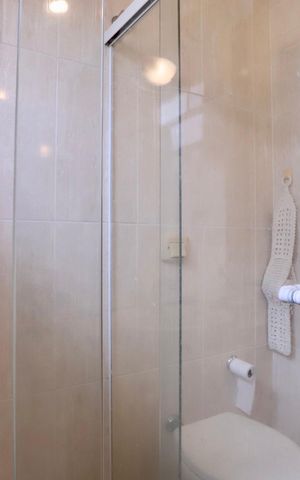 Casa à venda com 450m², 4 quartos e 6 vagasBanheiro do Quarto 1