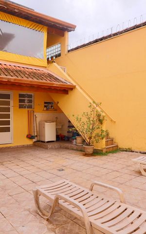Casa à venda com 450m², 4 quartos e 6 vagasQuintal