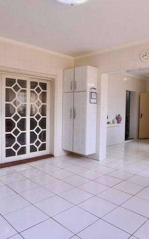 Casa à venda com 450m², 4 quartos e 6 vagasCozinha