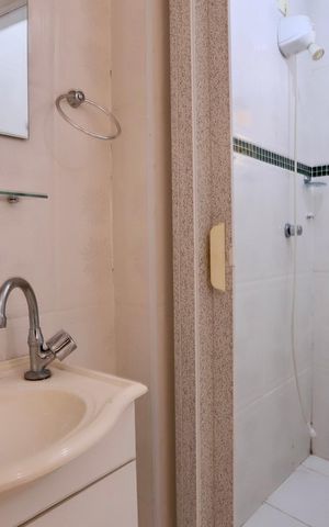 Casa à venda com 450m², 4 quartos e 6 vagasBanheiro de serviço