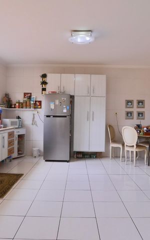 Casa à venda com 450m², 4 quartos e 6 vagasCozinha