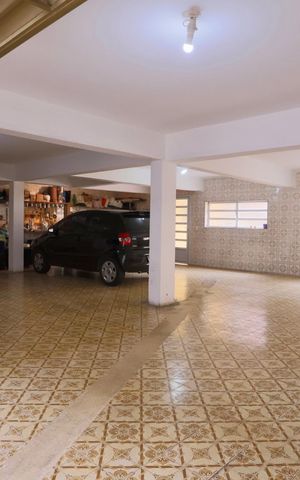 Casa à venda com 450m², 4 quartos e 6 vagasGaragem