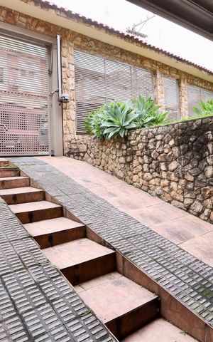 Casa à venda com 450m², 4 quartos e 6 vagasGaragem