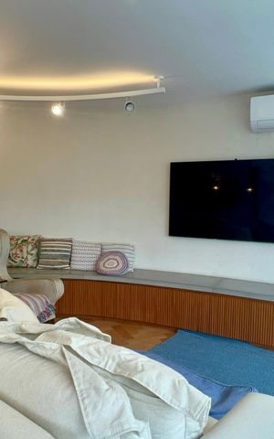 Apartamento à venda com 178m², 3 quartos e 2 vagas Apartamento à venda com 178m², 3 quartos e 2 vagasSala de TV
