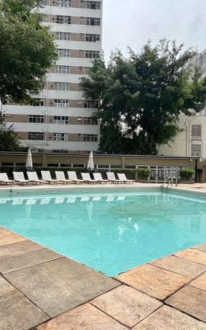 Apartamento à venda com 178m², 3 quartos e 2 vagas Apartamento à venda com 178m², 3 quartos e 2 vagasPiscina