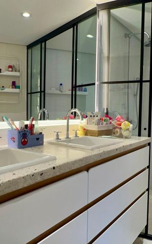 Apartamento à venda com 178m², 3 quartos e 2 vagas Apartamento à venda com 178m², 3 quartos e 2 vagasBanheiro