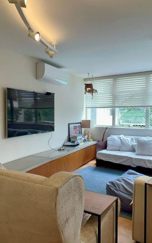 Apartamento à venda com 178m², 3 quartos e 2 vagas Apartamento à venda com 178m², 3 quartos e 2 vagasSala de TV