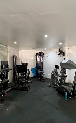 Apartamento à venda com 178m², 3 quartos e 2 vagas Apartamento à venda com 178m², 3 quartos e 2 vagasAcademia