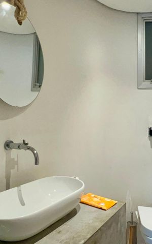 Apartamento à venda com 178m², 3 quartos e 2 vagas Apartamento à venda com 178m², 3 quartos e 2 vagasLavabo