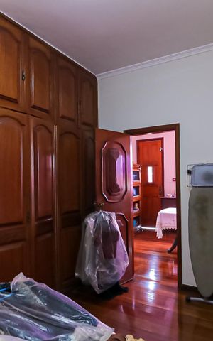 Casa à venda com 400m², 4 quartos e 3 vagas Casa à venda com 400m², 4 quartos e 3 vagasQuarto 2