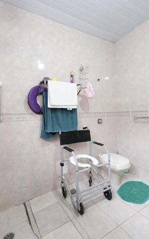 Casa à venda com 109m², 4 quartos e sem vagaBanheiro