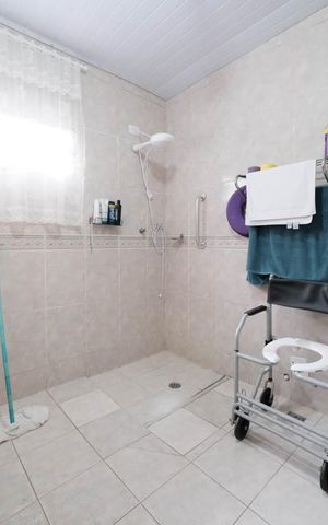 Casa à venda com 109m², 4 quartos e sem vagaBanheiro