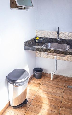 Casa à venda com 229m², 4 quartos e 2 vagas Casa à venda com 229m², 4 quartos e 2 vagasArea de serviço 1