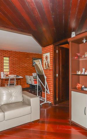Casa à venda com 200m², 3 quartos e 4 vagasSala