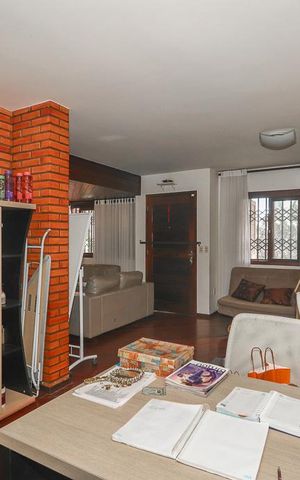 Casa à venda com 200m², 3 quartos e 4 vagasSala