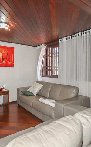 Casa à venda com 200m², 3 quartos e 4 vagasSala