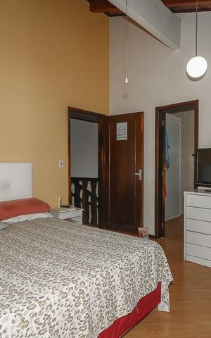 Casa à venda com 200m², 3 quartos e 4 vagasQuarto Suíte